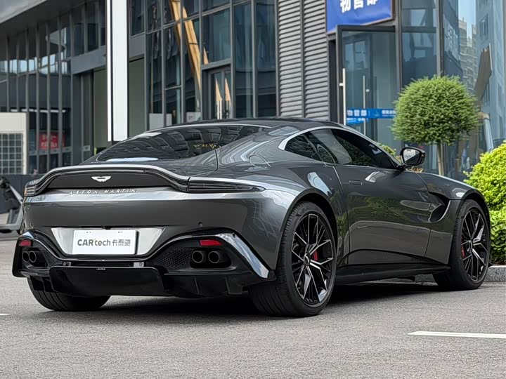 Aston Martin V8 Vantage, 2022 — фото 3 из 9
