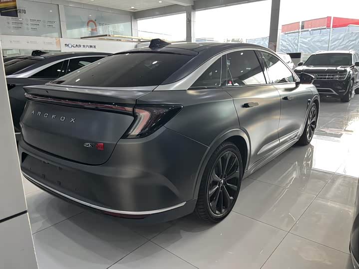 BAIC Arcfox Alpha S, 2023 — фото 4 из 9