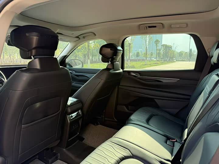 Ford Edge, 2025 — фото 6 из 9