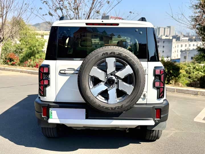 BAIC Beijing BJ40 Hybrid, 2025 — фото 8 из 9