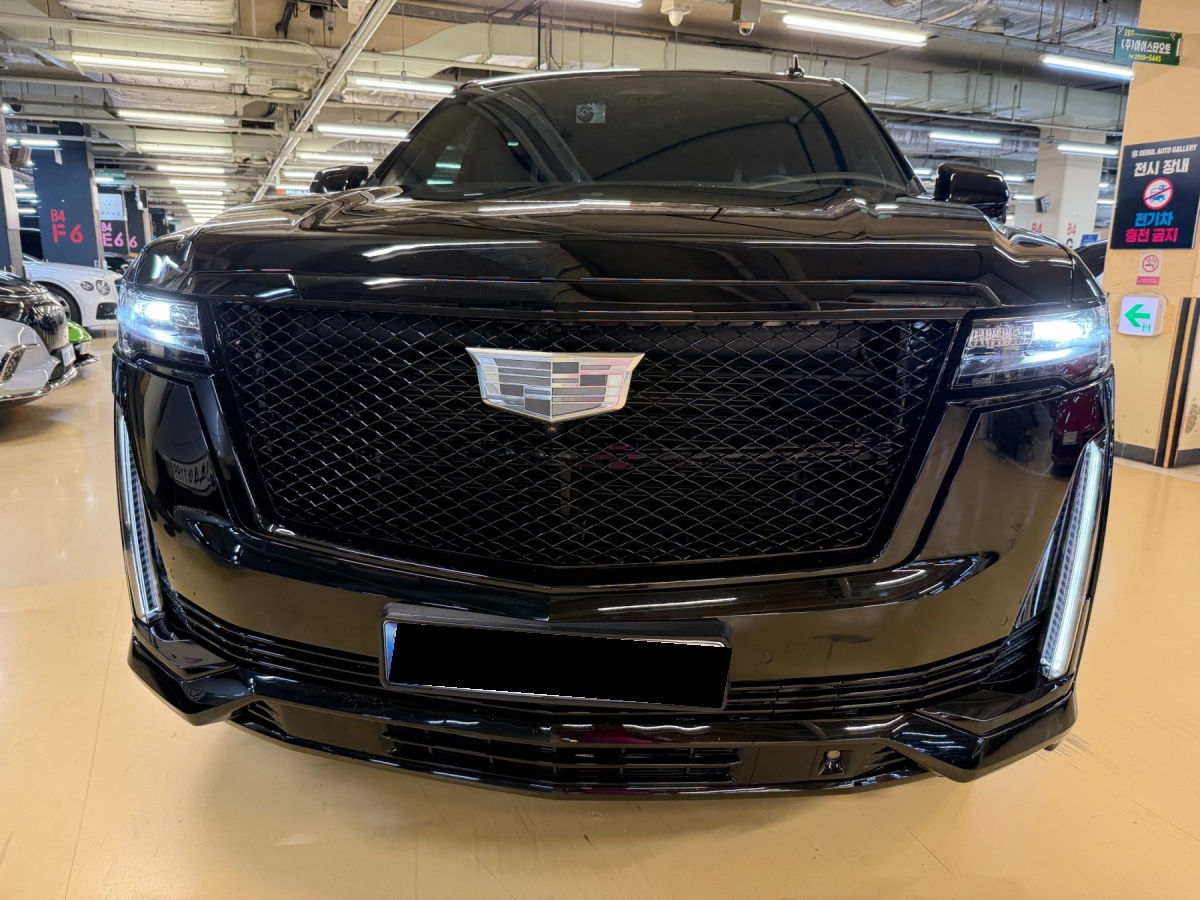 Cadillac Escalade, 2023 — фото 3 из 12