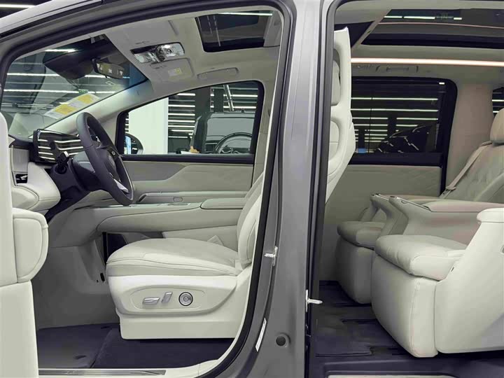 Buick GL8 Hybrid, 2025 — фото 8 из 9