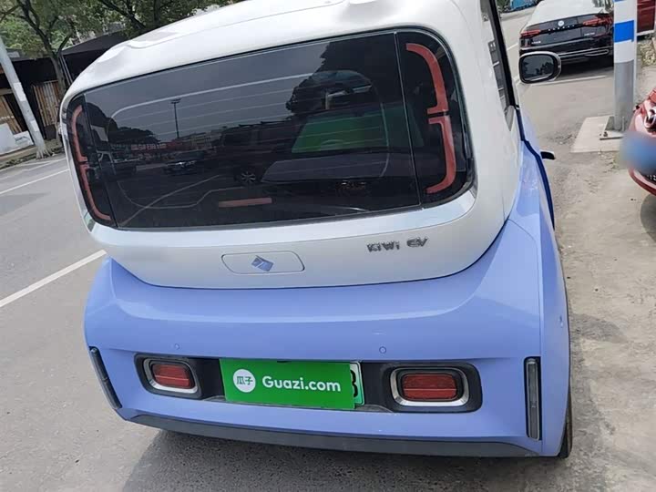 Baojun KiWi EV, 2024 — фото 6 из 9