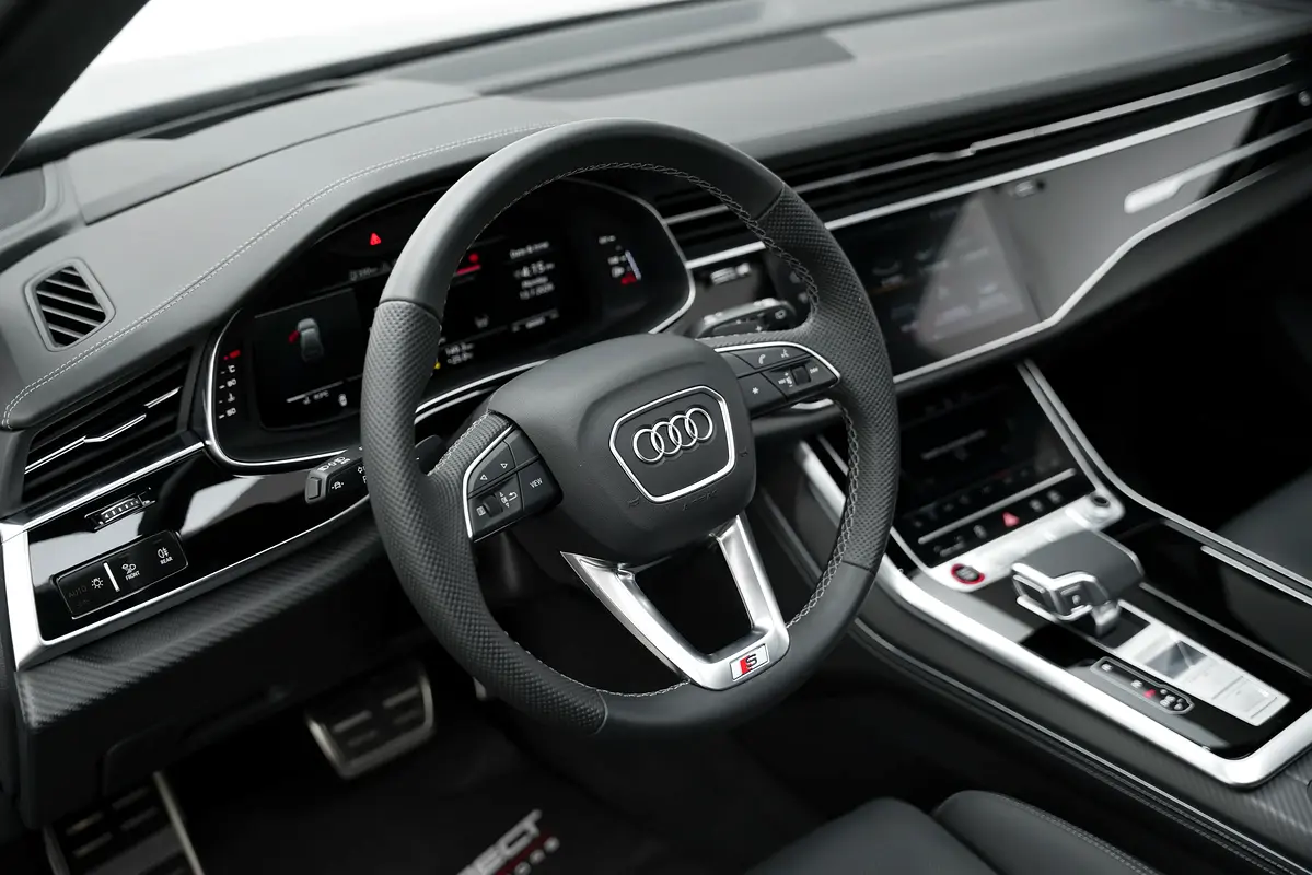 Audi SQ7, 2025 — фото 7 из 10