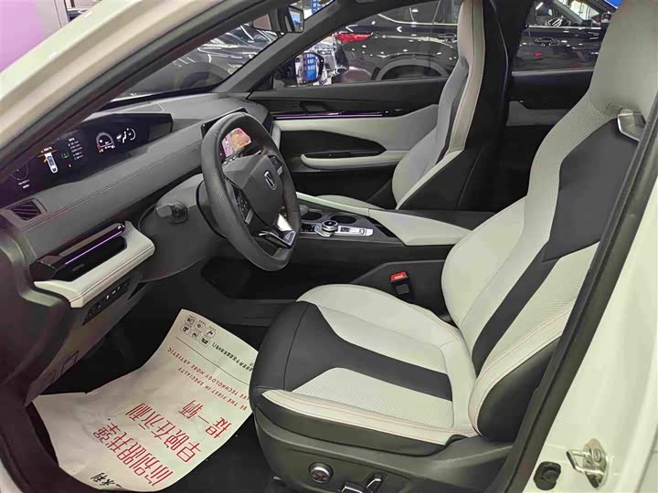 Changan UNI-V Hybrid, 2024 — фото 8 из 9