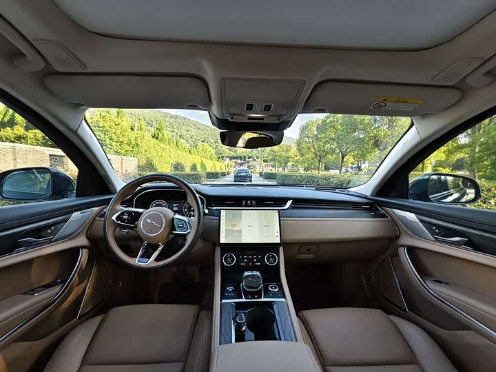 Jaguar XF L, 2024 — фото 3 из 9