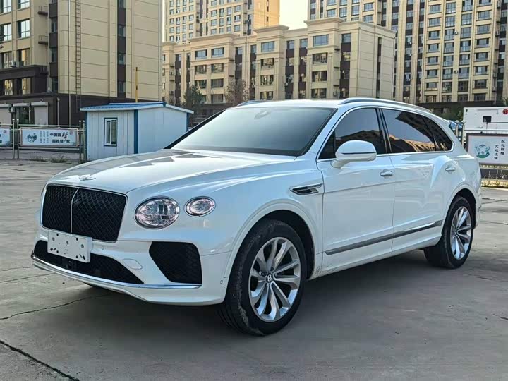 Bentley Bentayga, 2024 — купить в Смоленске под ключ