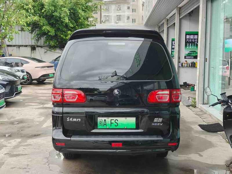 Dongfeng Forthing Lingzhi M5 EV, 2025 — фото 3 из 9