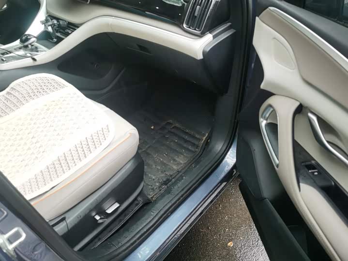 BYD Song Pro Hybrid, 2023 — фото 8 из 9
