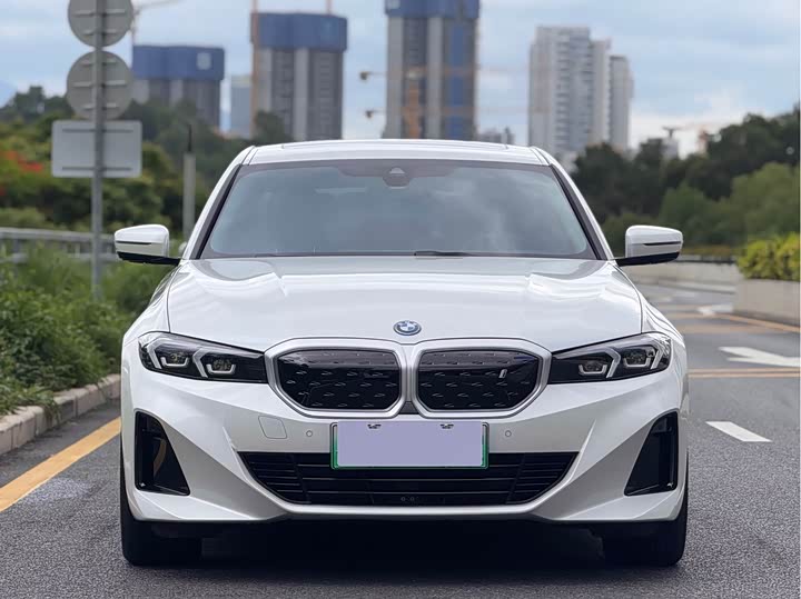BMW i3, 2023 — фото 2 из 9