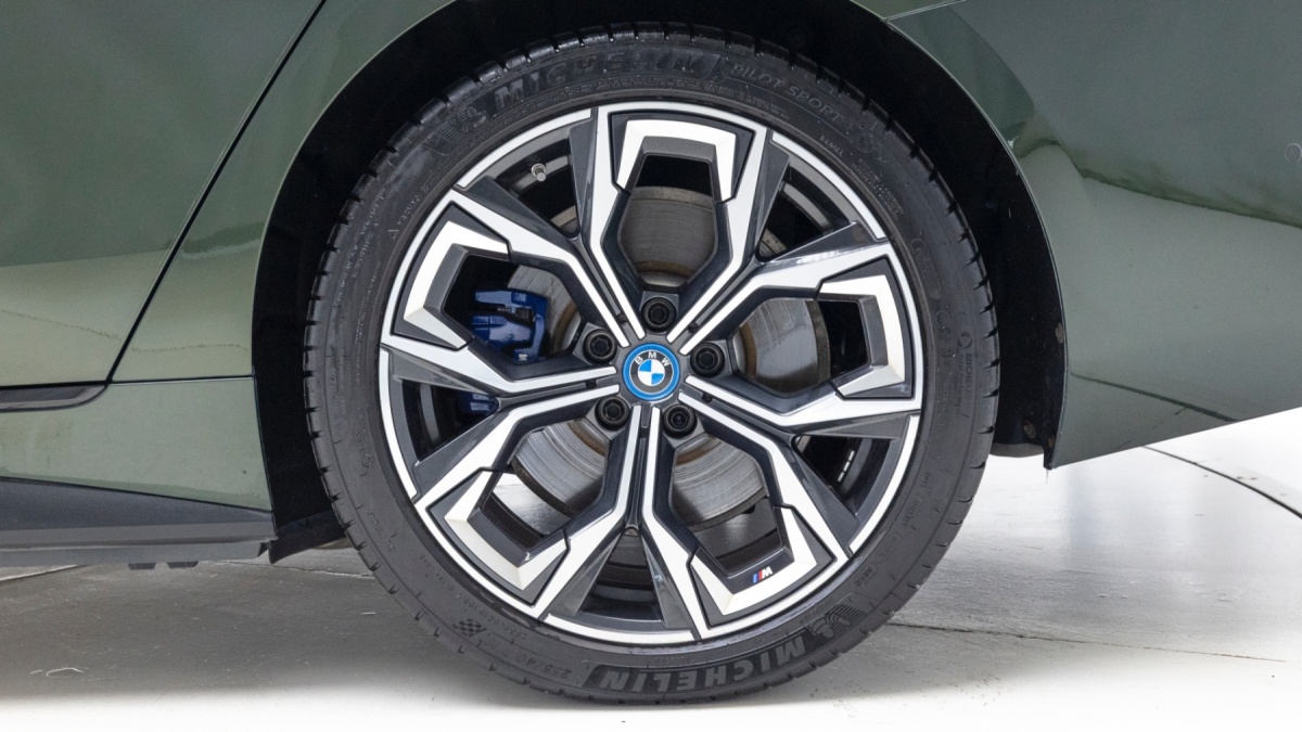 BMW i4, 2022 — фото 5 из 12