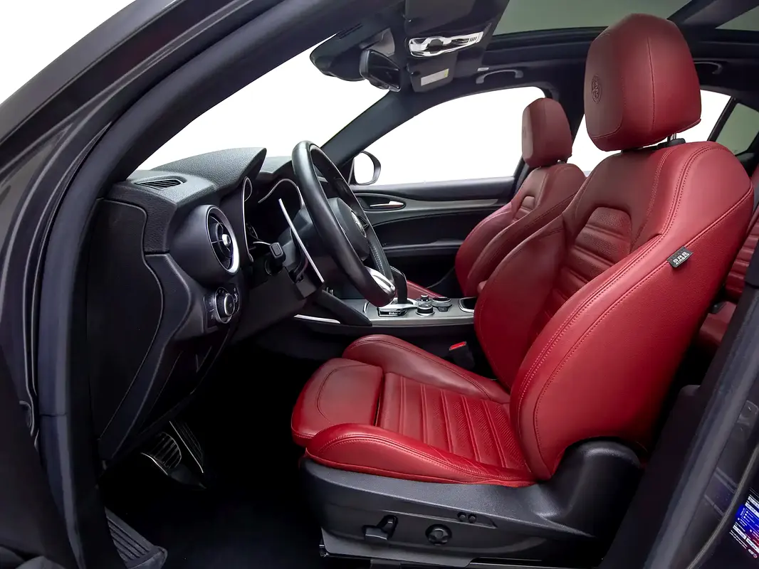 Alfa Romeo Stelvio, 2023 — фото 9 из 10