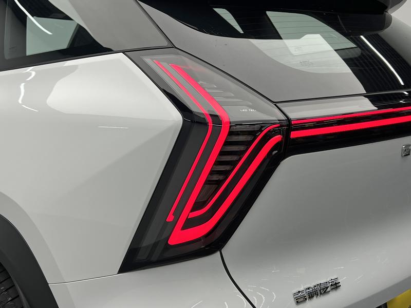 Geely Atlas L, 2026 — фото 10 из 12
