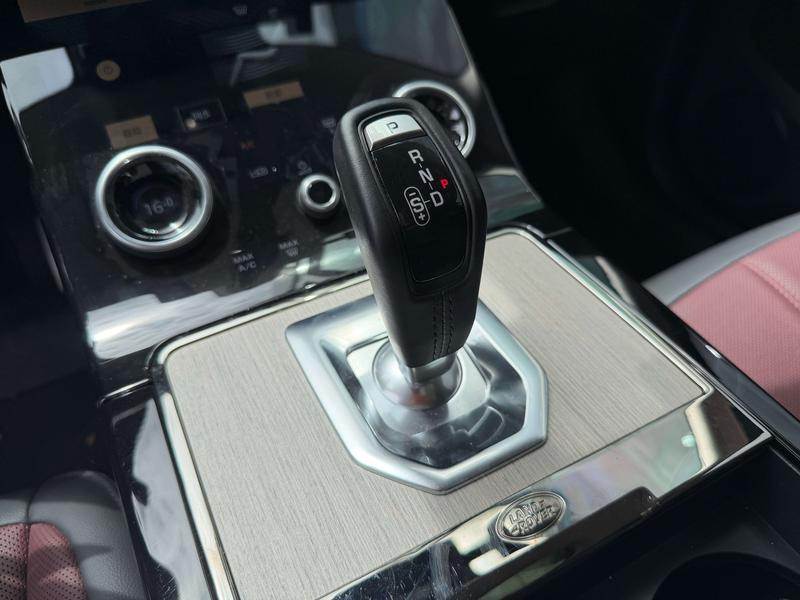 Land Rover Range Rover Evoque L, 2022 — фото 8 из 12