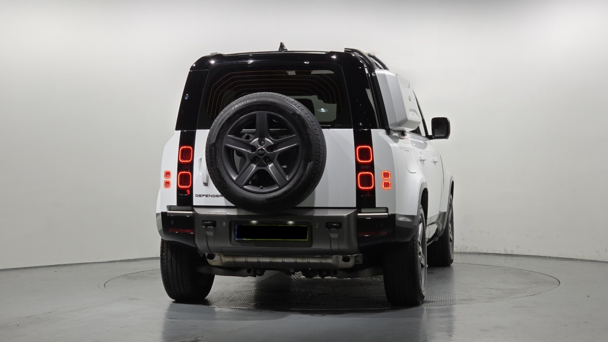 Land Rover Defender, 2024 — фото 4 из 12