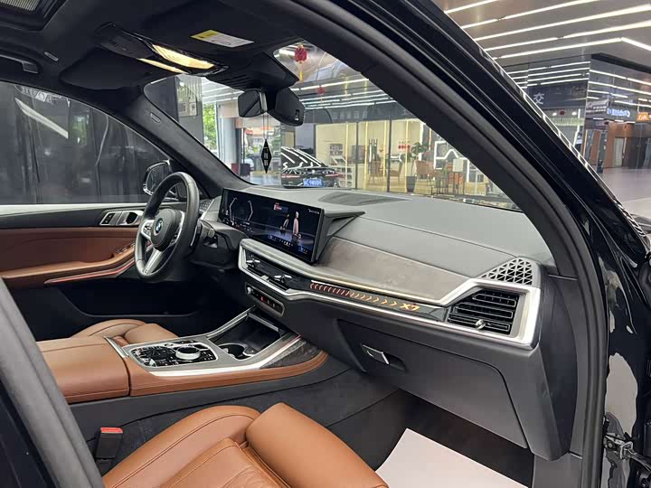 BMW X7, 2023 — фото 6 из 9
