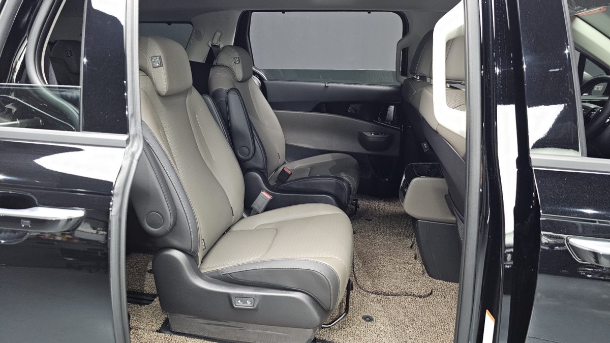 Kia Carnival, 2025 — фото 10 из 12