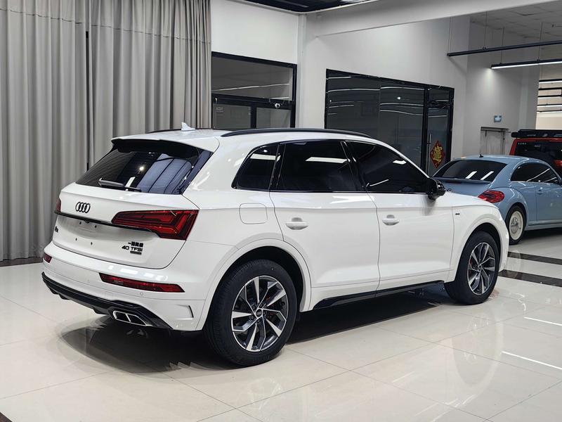 Audi Q5L, 2024 — фото 6 из 10
