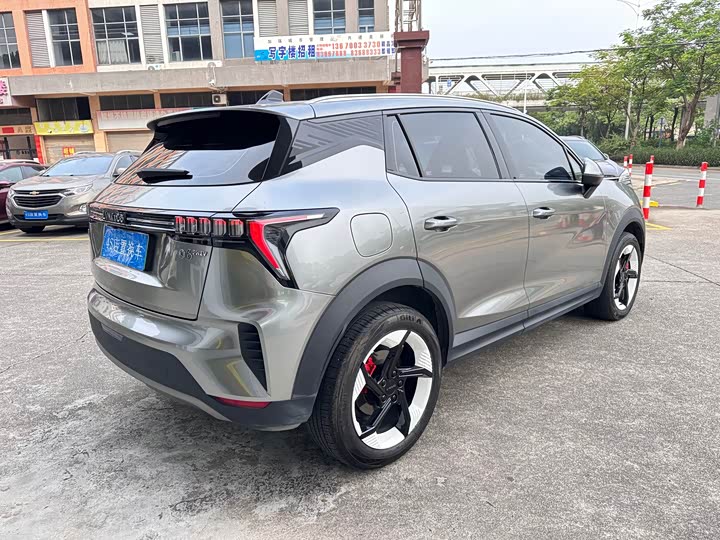 Lynk & Co 06 EM-P Hybrid, 2023 — фото 6 из 9