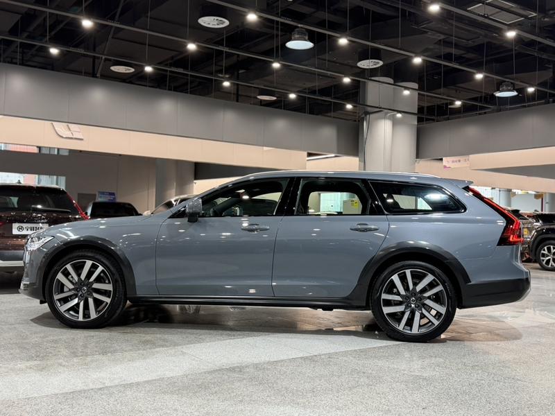 Volvo V90, 2021 — фото 4 из 12