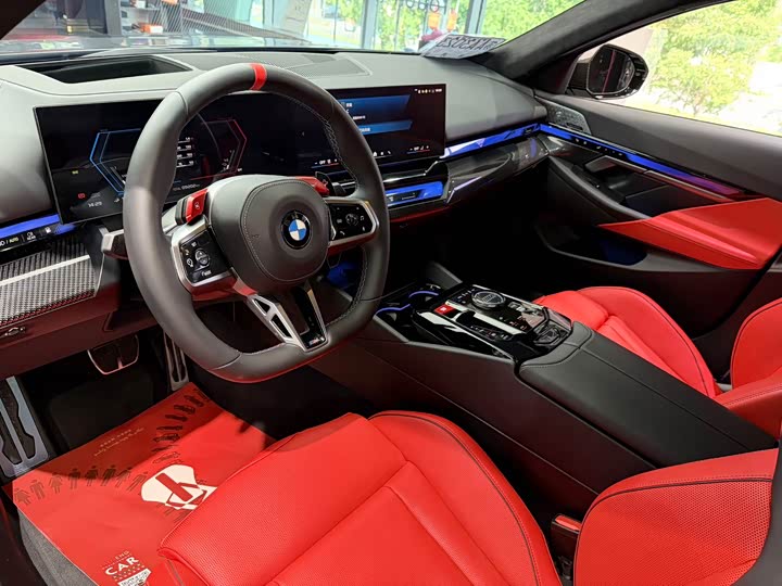 BMW M5 Hybrid, 2024 — фото 7 из 9