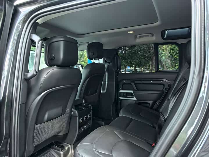 Land Rover Defender, 2023 — фото 6 из 12