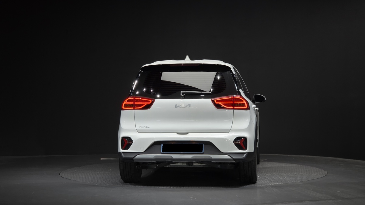 Kia Niro, 2023 — фото 4 из 12