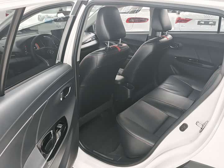 Toyota Yaris L Hatchback, 2022 — фото 8 из 9