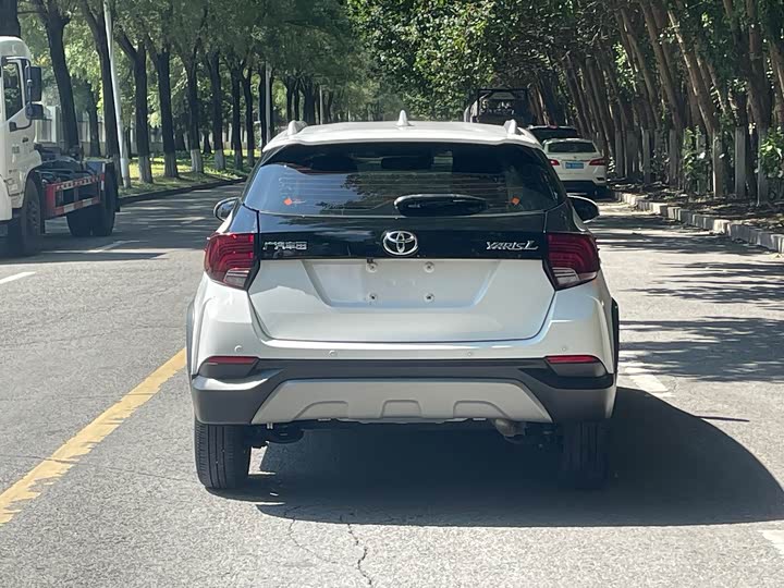Toyota Yaris L Hatchback, 2022 — фото 5 из 9
