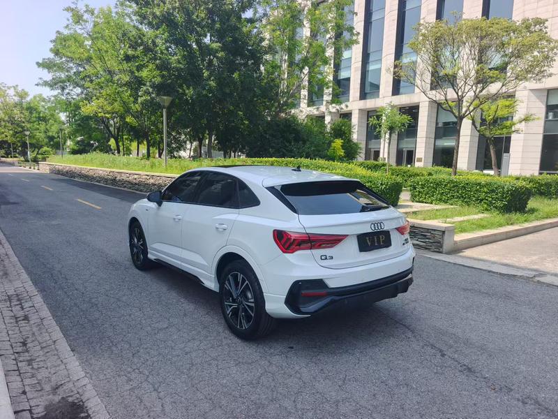 Audi Q3 Sportback, 2023 — фото 4 из 10