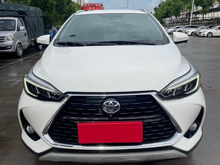 Toyota Yaris L Hatchback, 2022 — фото 2 из 9