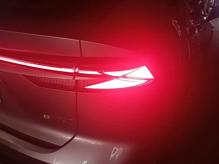Roewe RX5 Hybrid, 2022 — фото 8 из 9
