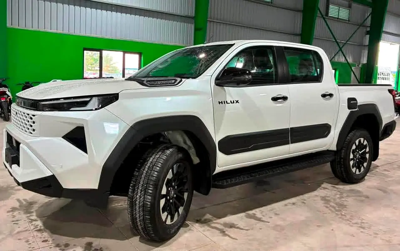 Toyota Hilux, 2026 — фото 4 из 6
