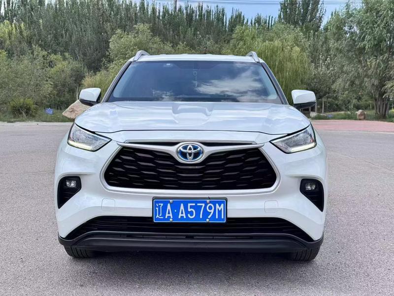 Toyota Highlander, 2022 — фото 2 из 10