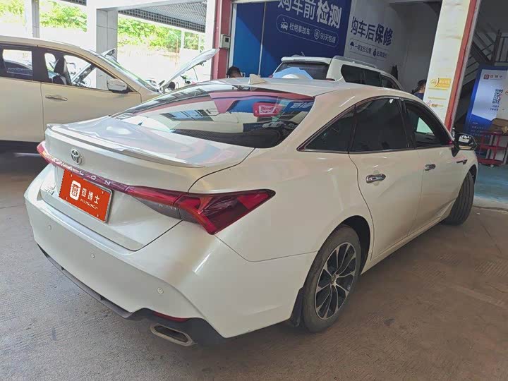 Toyota Avalon, 2024 — фото 2 из 9