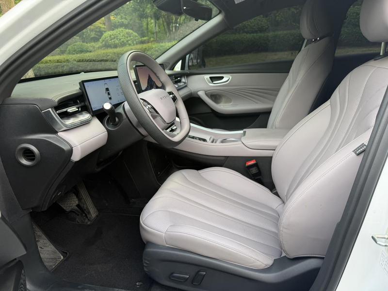 Roewe M7 DMH, 2025 — фото 9 из 11