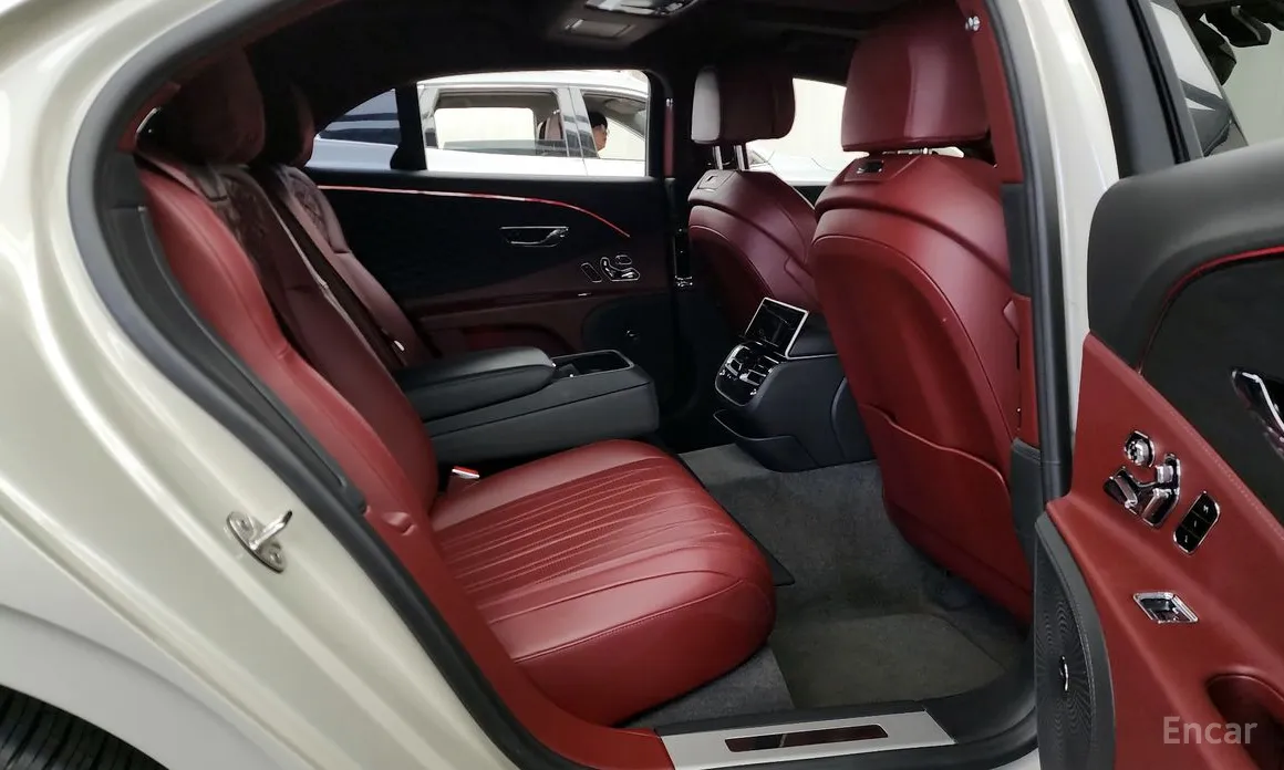 Bentley Flying Spur, 2022 — фото 12 из 12