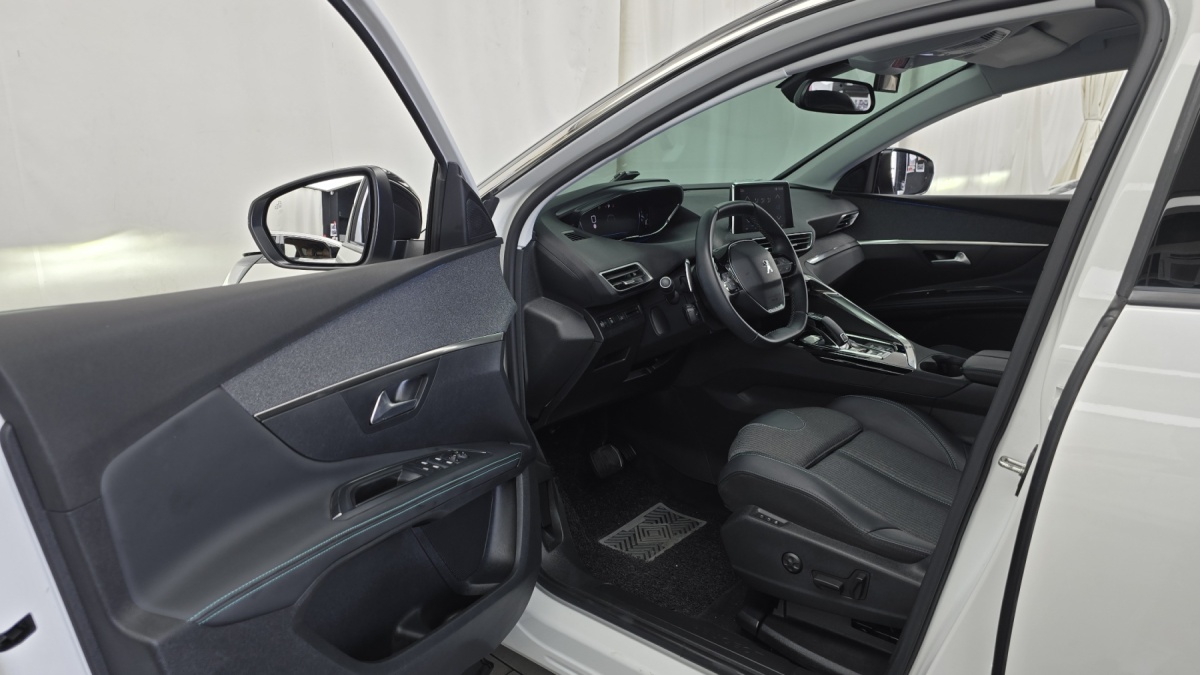 Peugeot 5008, 2022 — фото 10 из 12