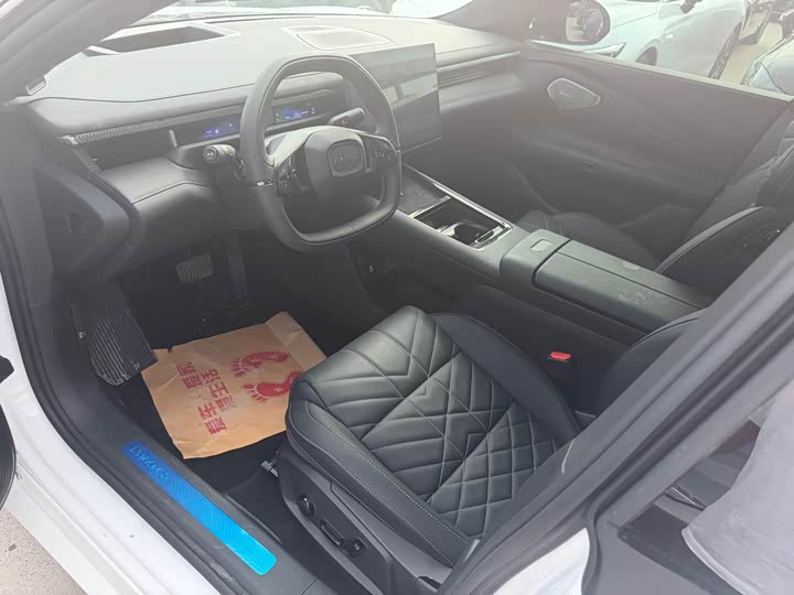Lynk & Co 30 EM-P Hybrid, 2026 — фото 7 из 9