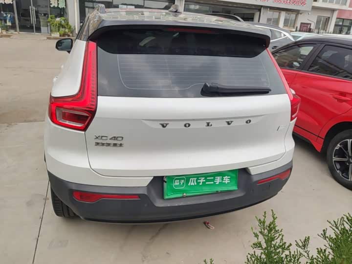 Volvo XC40 EV, 2022 — фото 6 из 9