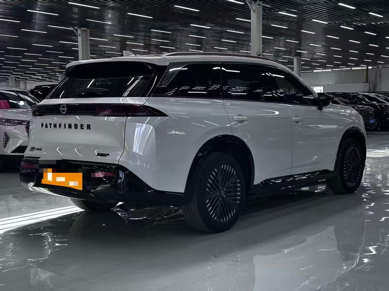Nissan Pathfinder, 2024 — фото 6 из 9