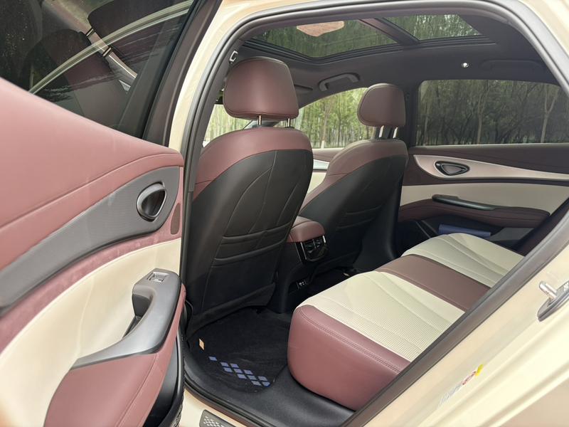 BYD Seal 07 DM-i Hybrid, 2025 — фото 8 из 9