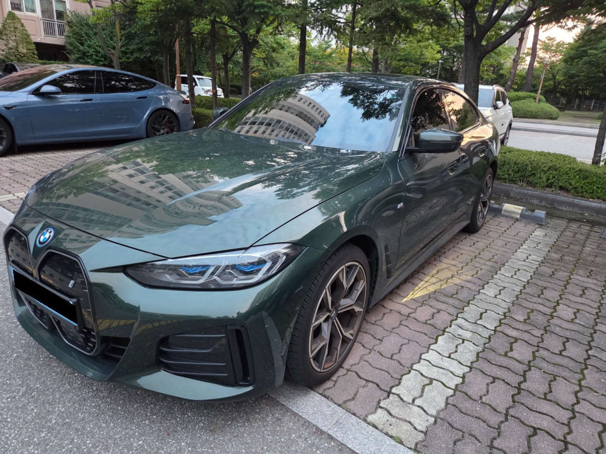 BMW i4, 2022 — фото 4 из 11