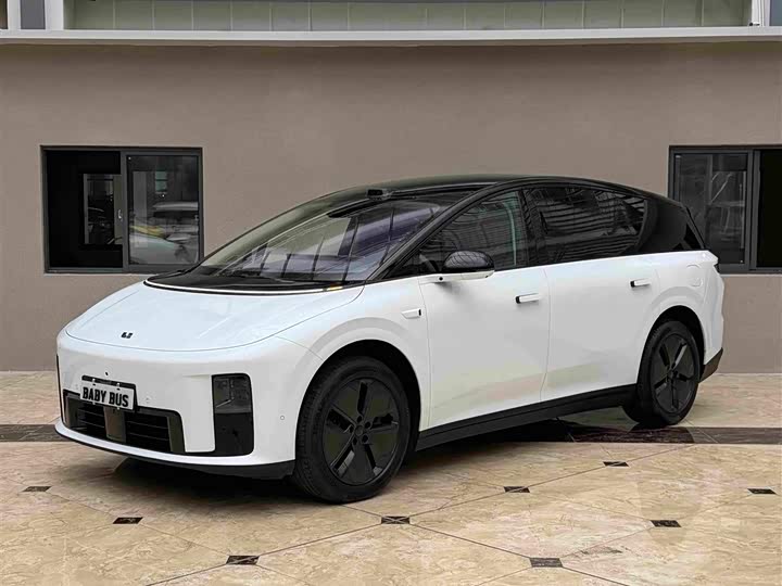 LiXiang i8, 2025 — купить в Белгороде под ключ