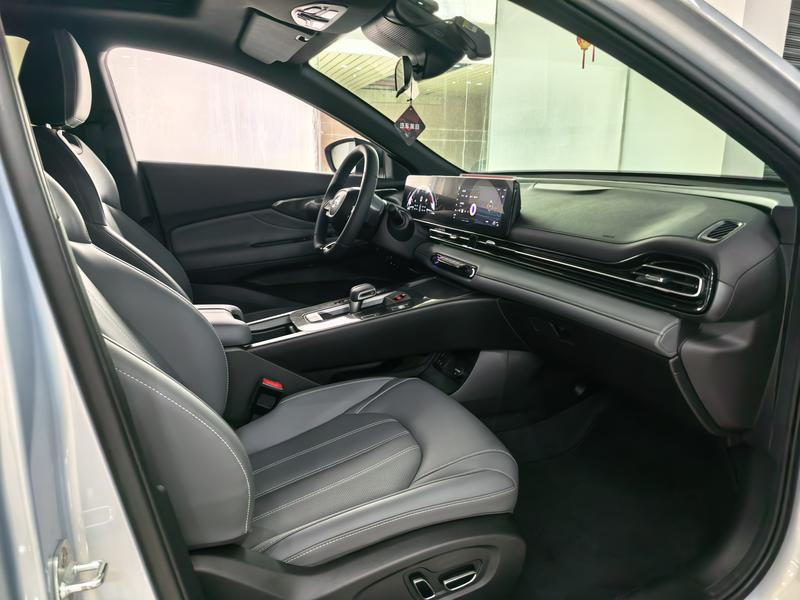 GAC Trumpchi Empow R, 2025 — фото 9 из 12