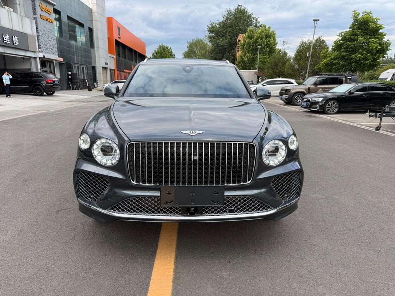 Bentley Bentayga, 2025 — фото 2 из 12