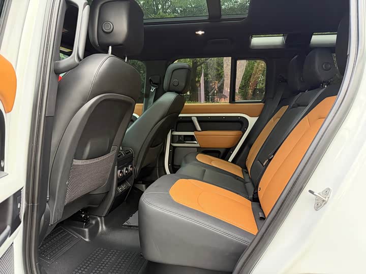 Land Rover Defender, 2022 — фото 8 из 9