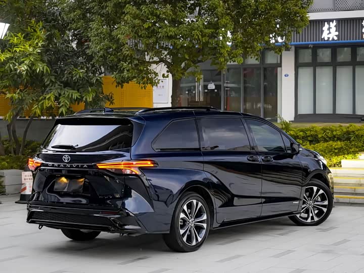 Toyota Granvia, 2022 — фото 6 из 9