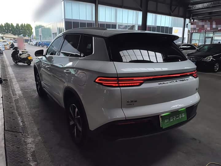 BYD Song Pro Hybrid, 2024 — фото 5 из 9