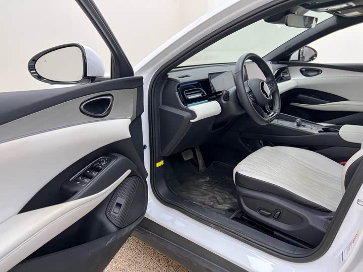 BYD Seal 06 Hybrid/EV, 2024 — фото 6 из 9